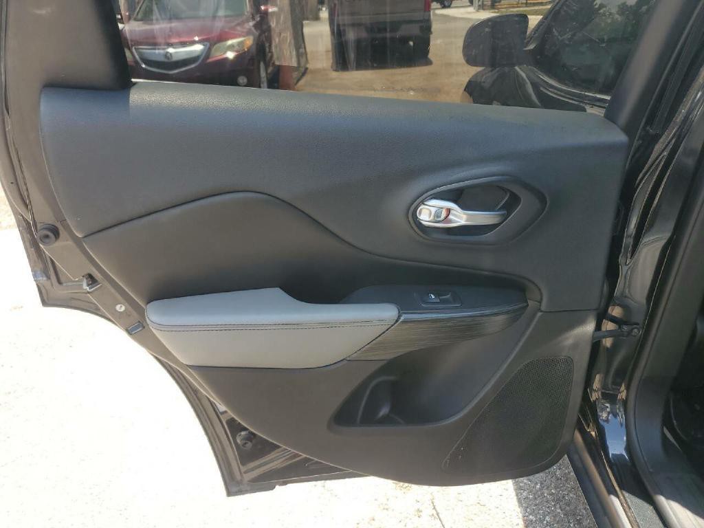 2014 Jeep Cherokee Image 17
