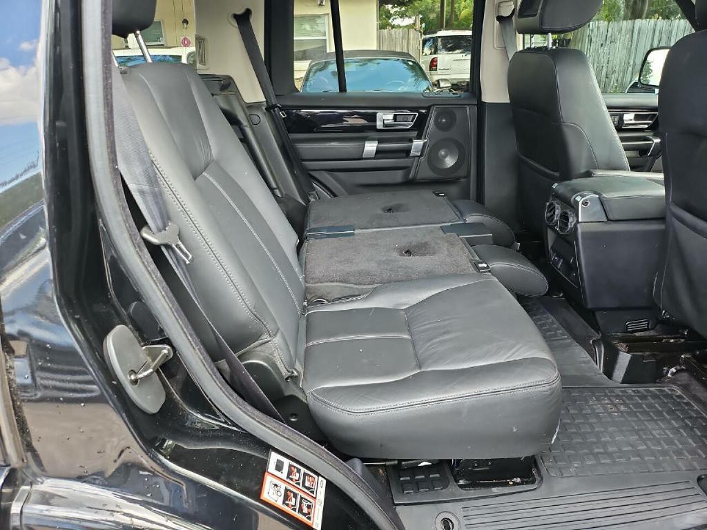 2011 Land Rover LR4 Image 16