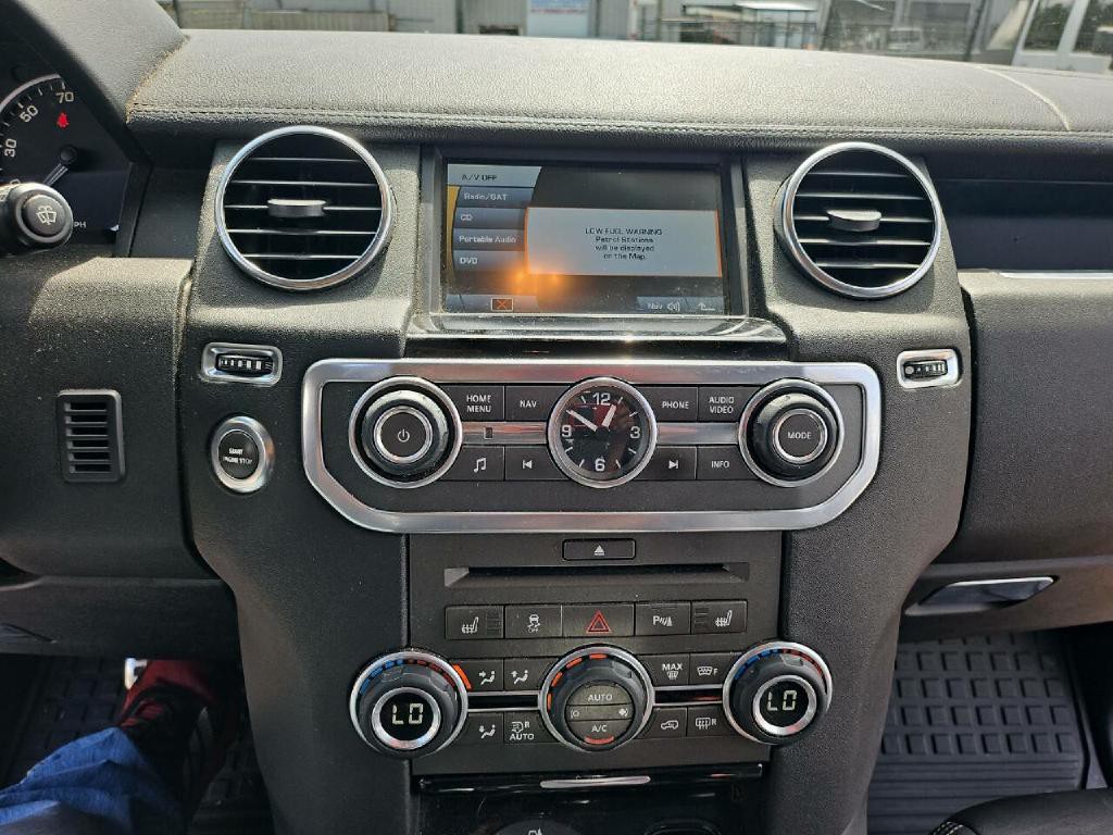 2011 Land Rover LR4 Image 22