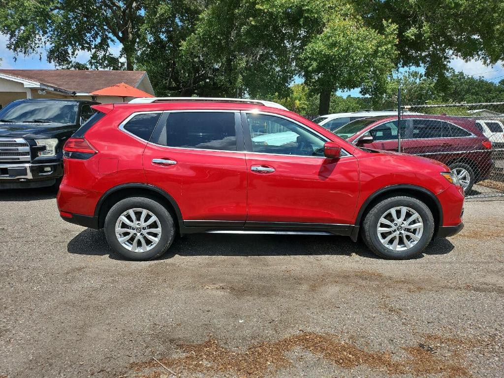 2017 Nissan Rogue Image 8