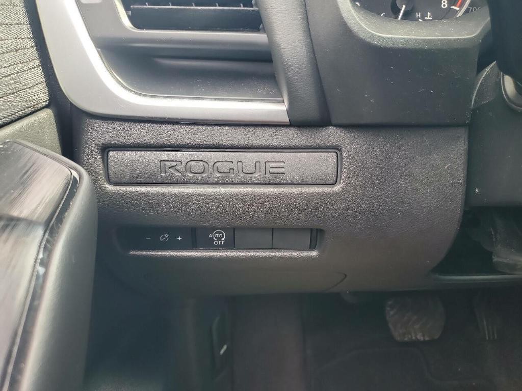 2023 Nissan Rogue Image 39