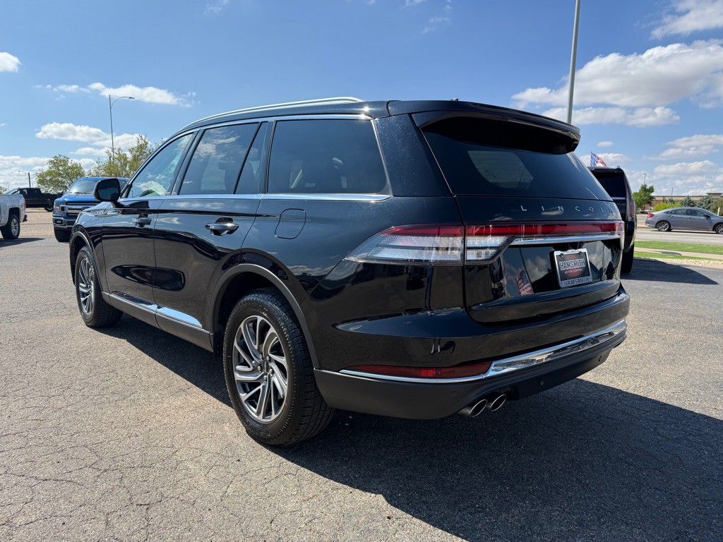 2022 Lincoln Aviator Image 4