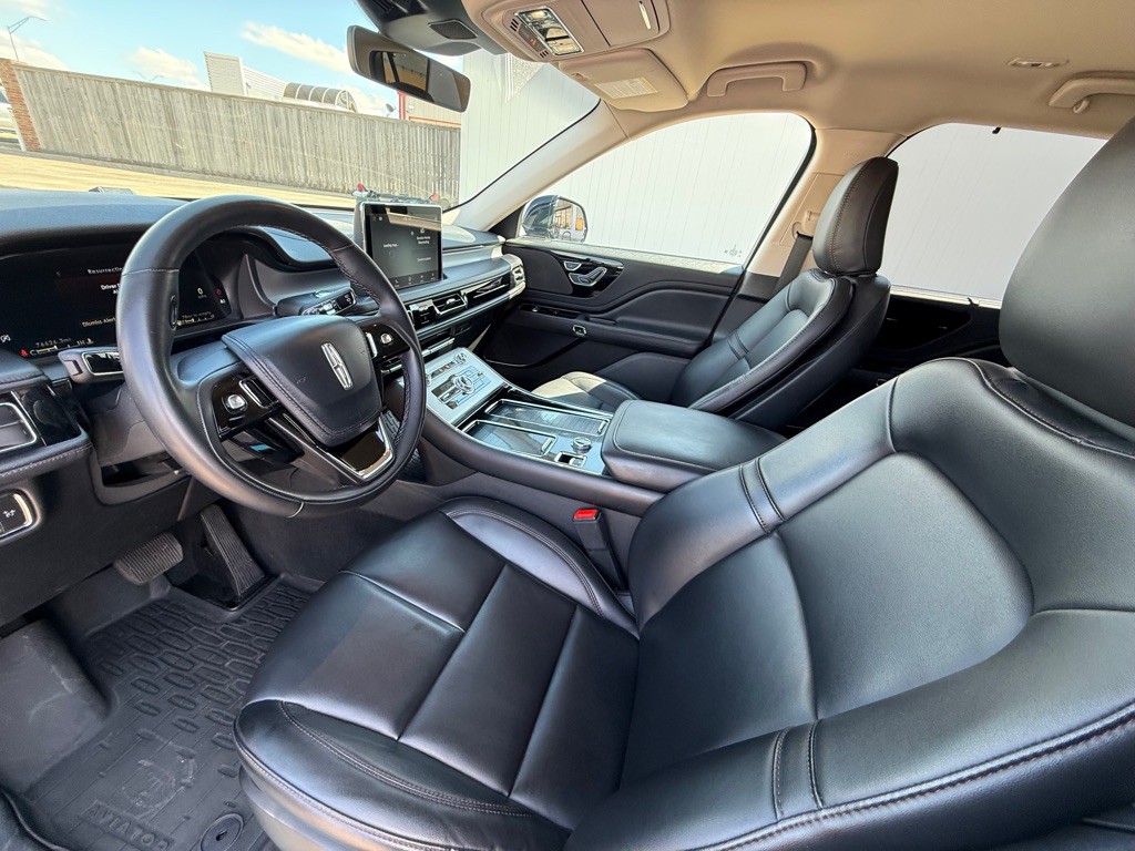 2022 Lincoln Aviator Image 10