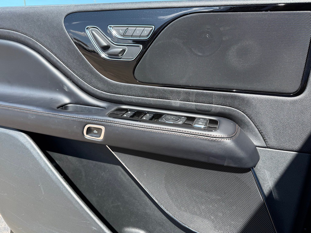 2022 Lincoln Aviator Image 14
