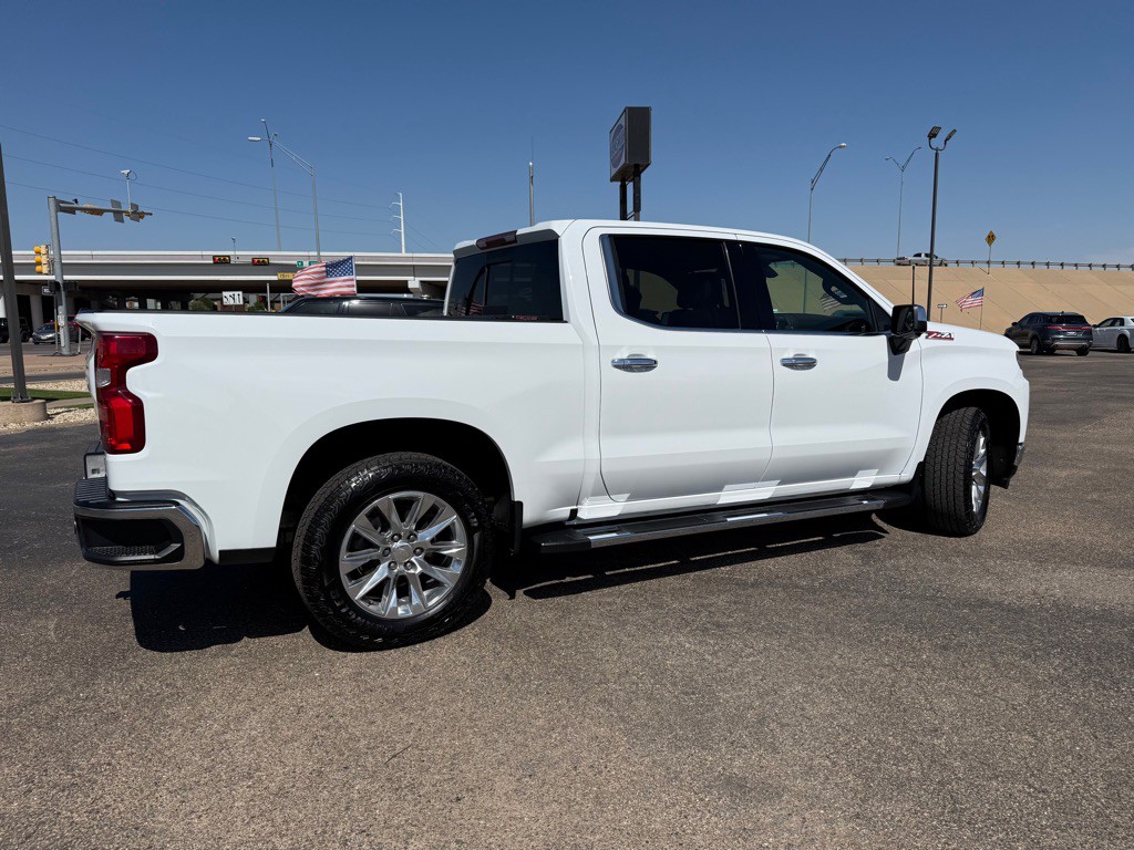 2022 Chevrolet Silverado 1500 Image 2