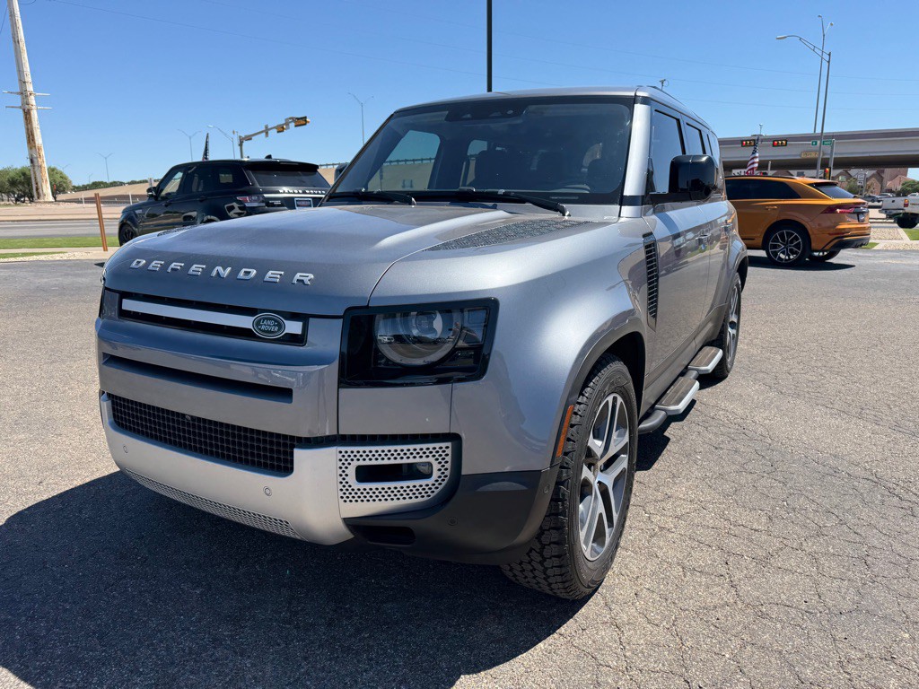 2021 Land Rover Defender Image 3