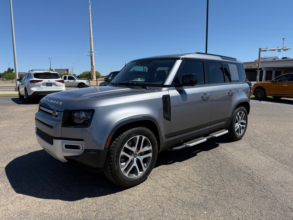 2021 Land Rover Defender Image 4