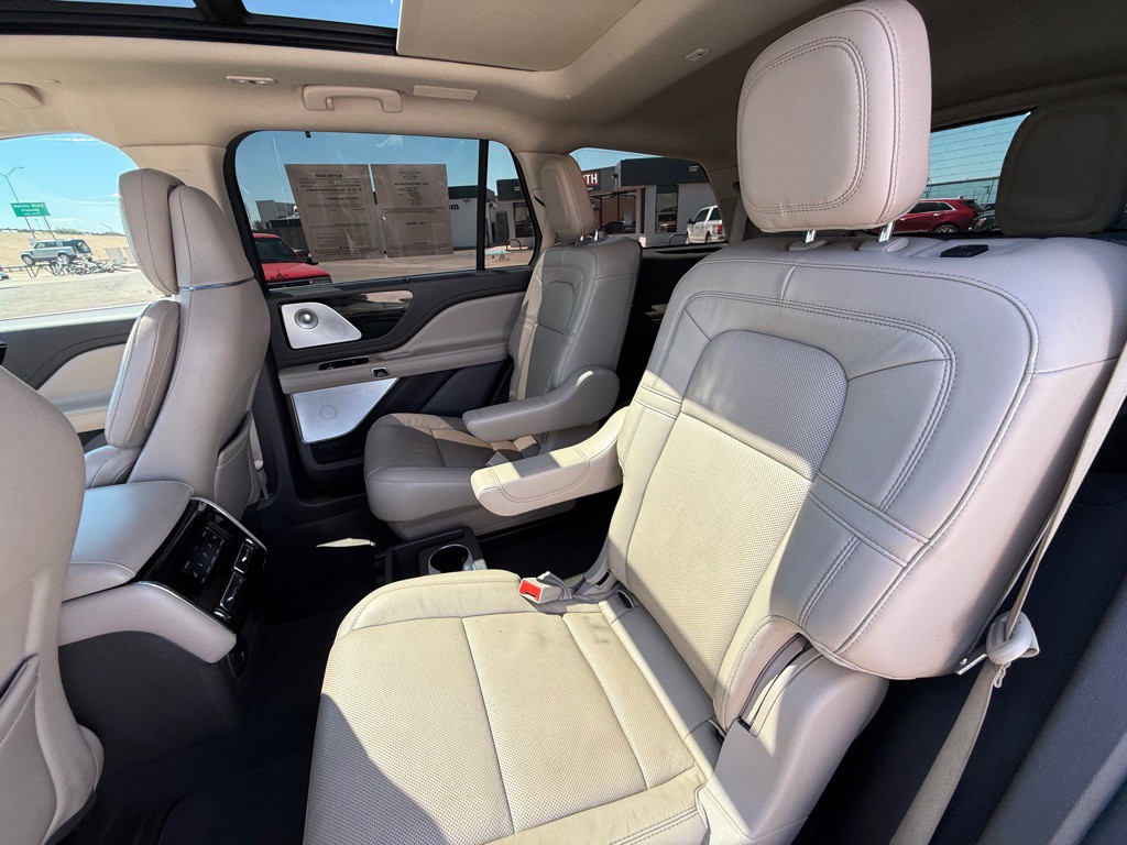 2022 Lincoln Aviator Image 12