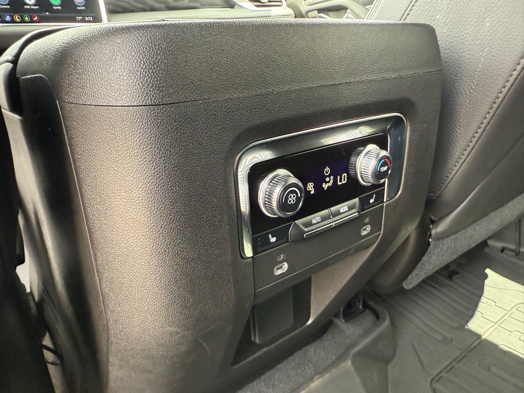 2021 GMC Yukon Image 17