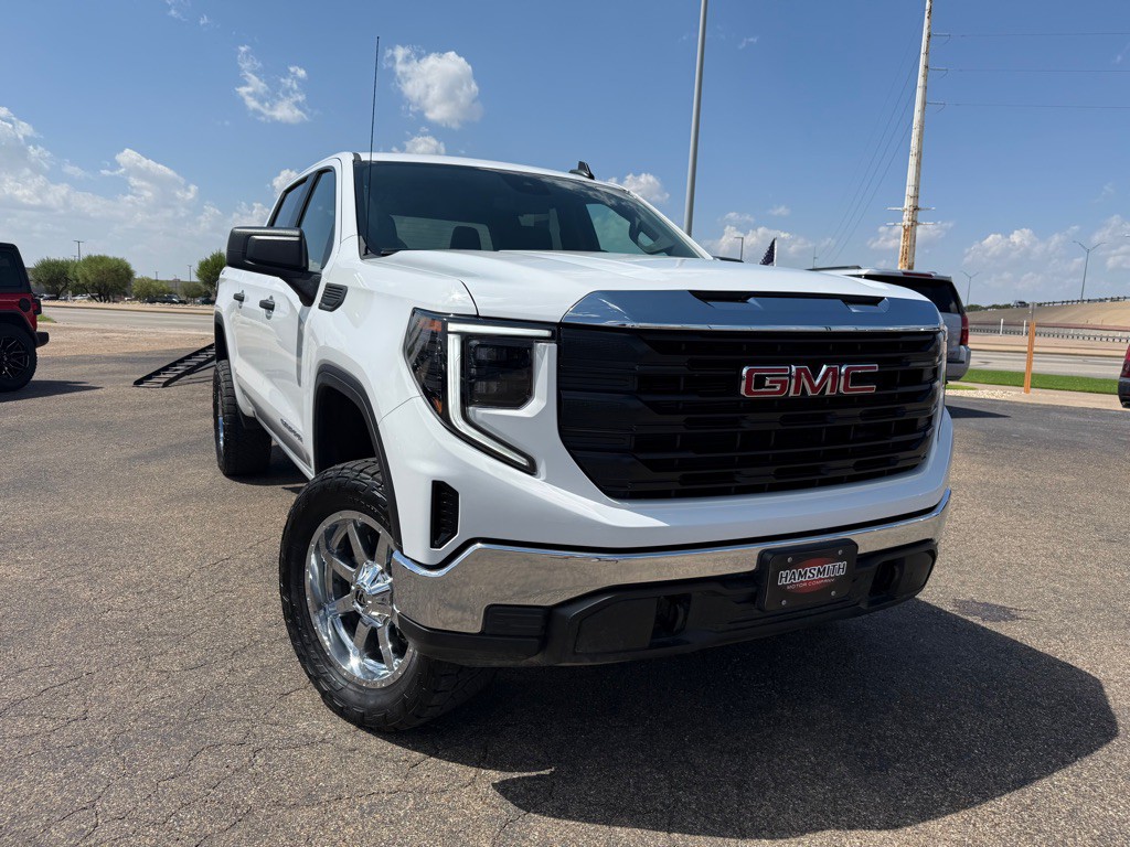2024 GMC Sierra Image 2