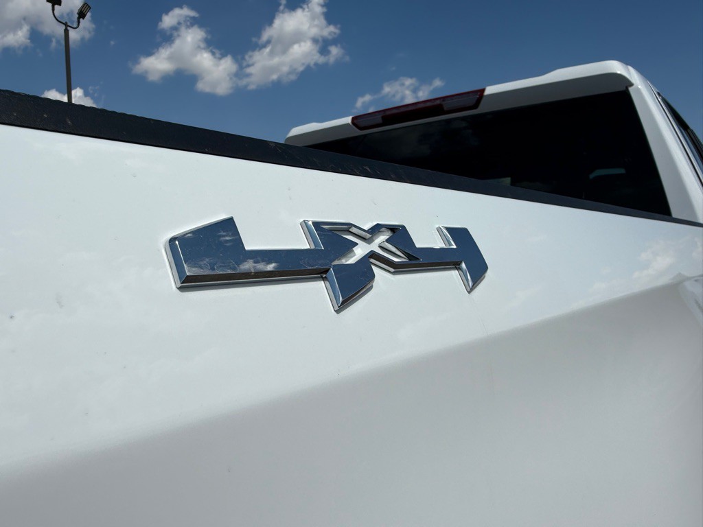2024 GMC Sierra Image 18