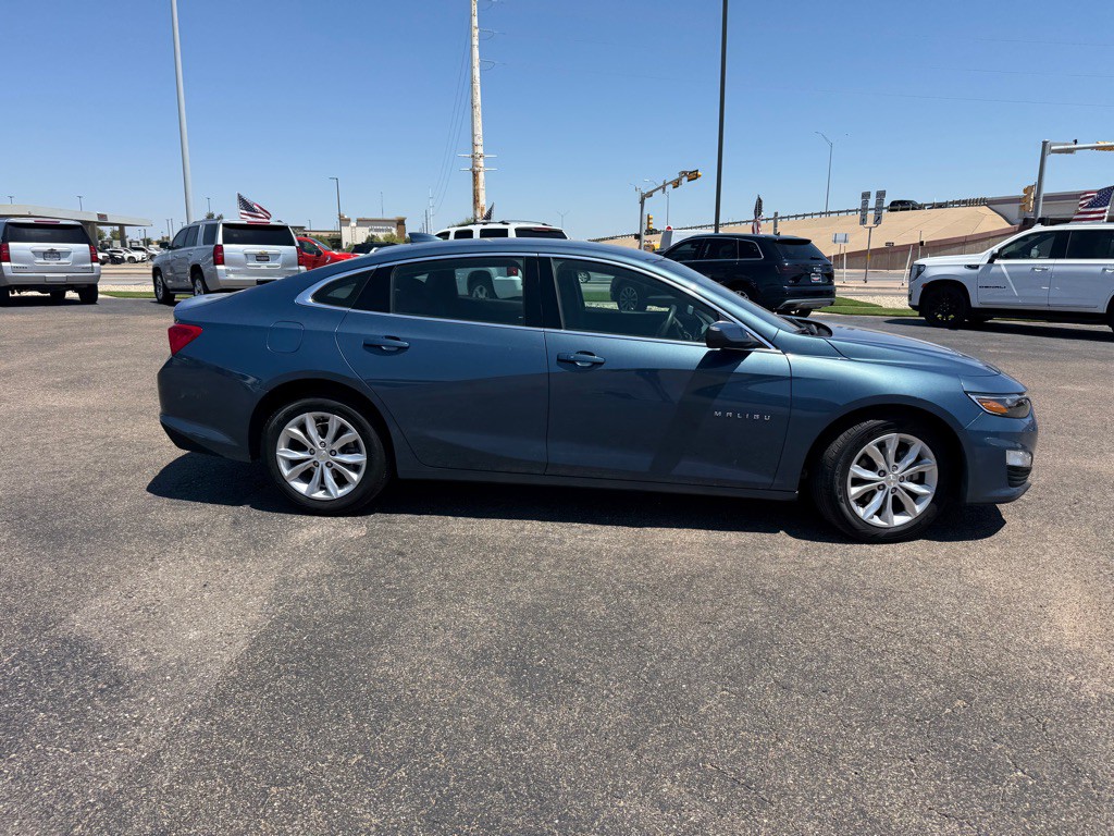 2024 Chevrolet Malibu Image 2