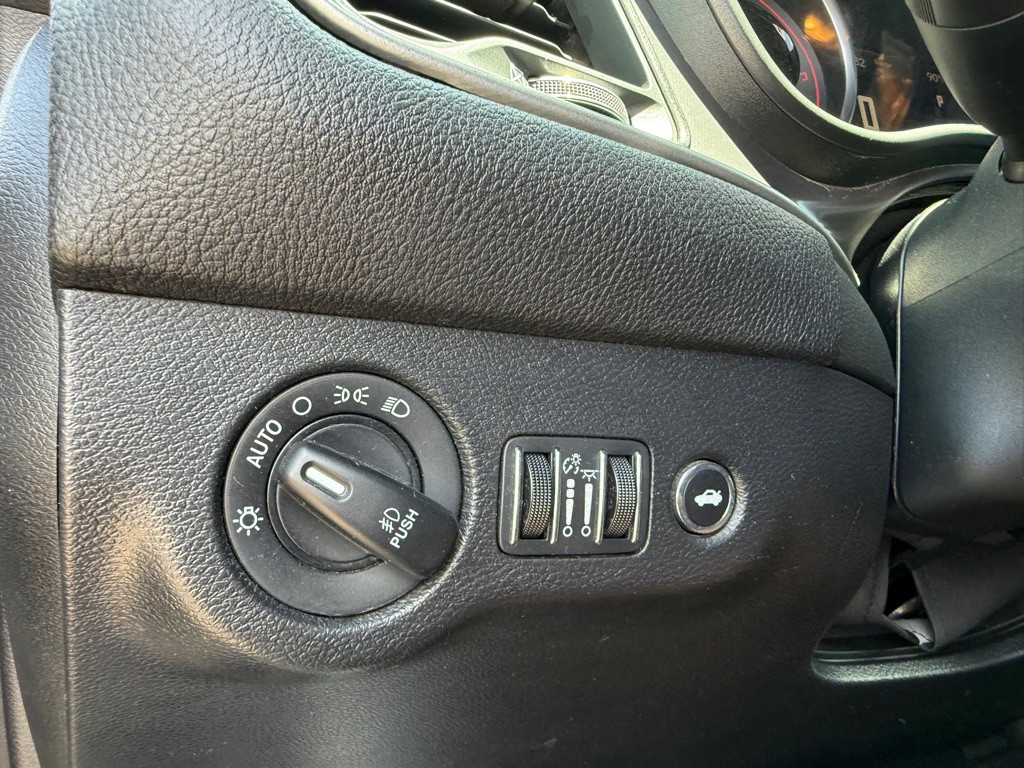 2020 Dodge Challenger Image 14