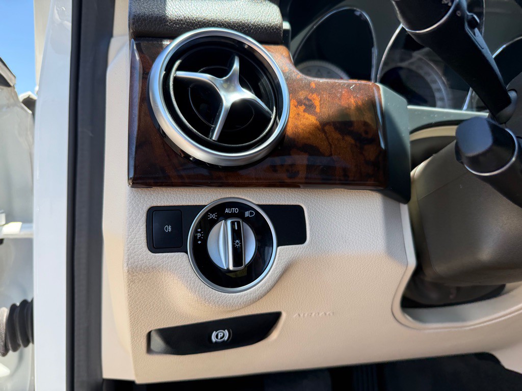 2014 Mercedes-Benz GLK-Class Image 14