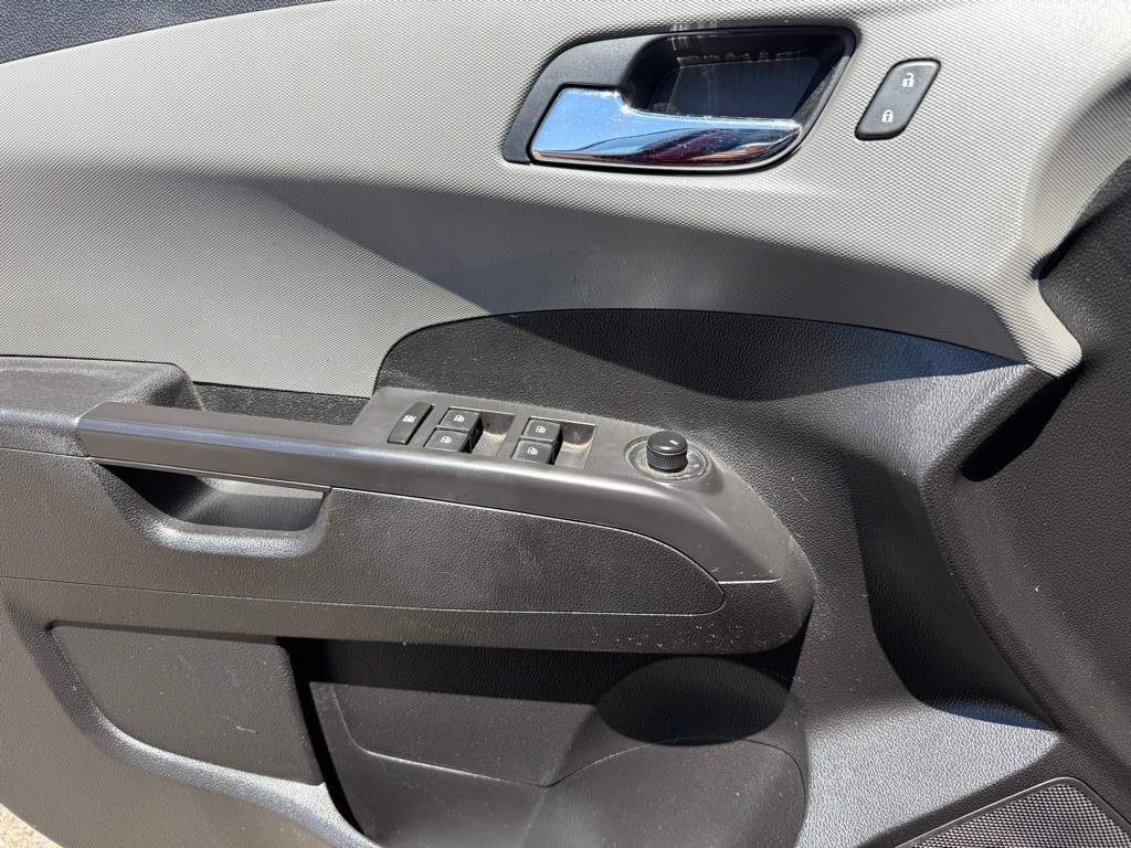 2014 Chevrolet Sonic Image 16