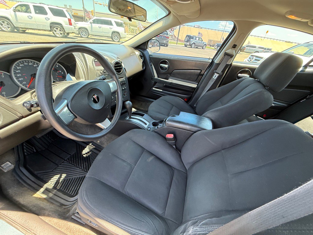 2007 Pontiac Grand Prix Image 9