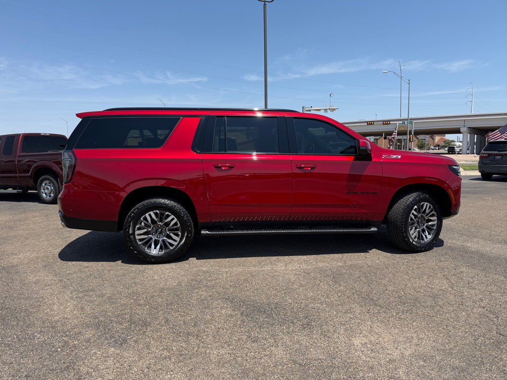2025 Chevrolet Suburban Image 5