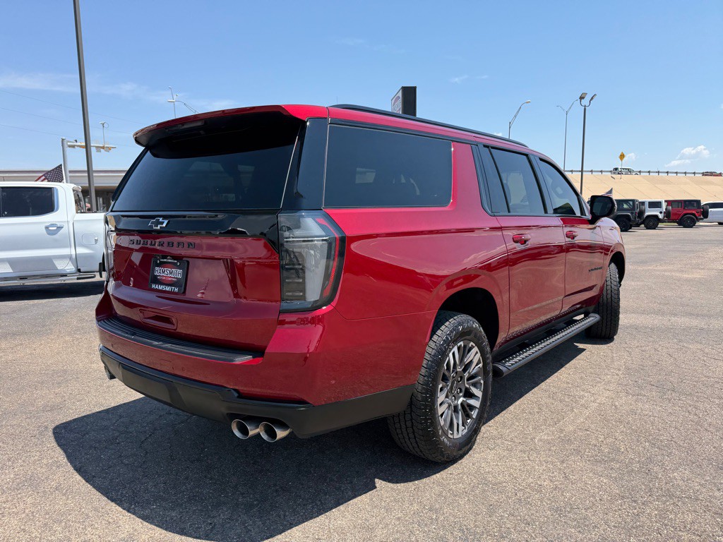 2025 Chevrolet Suburban Image 7