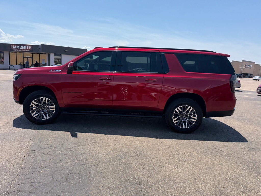 2025 Chevrolet Suburban Image 12