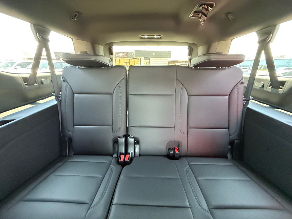 2025 Chevrolet Suburban Image 22
