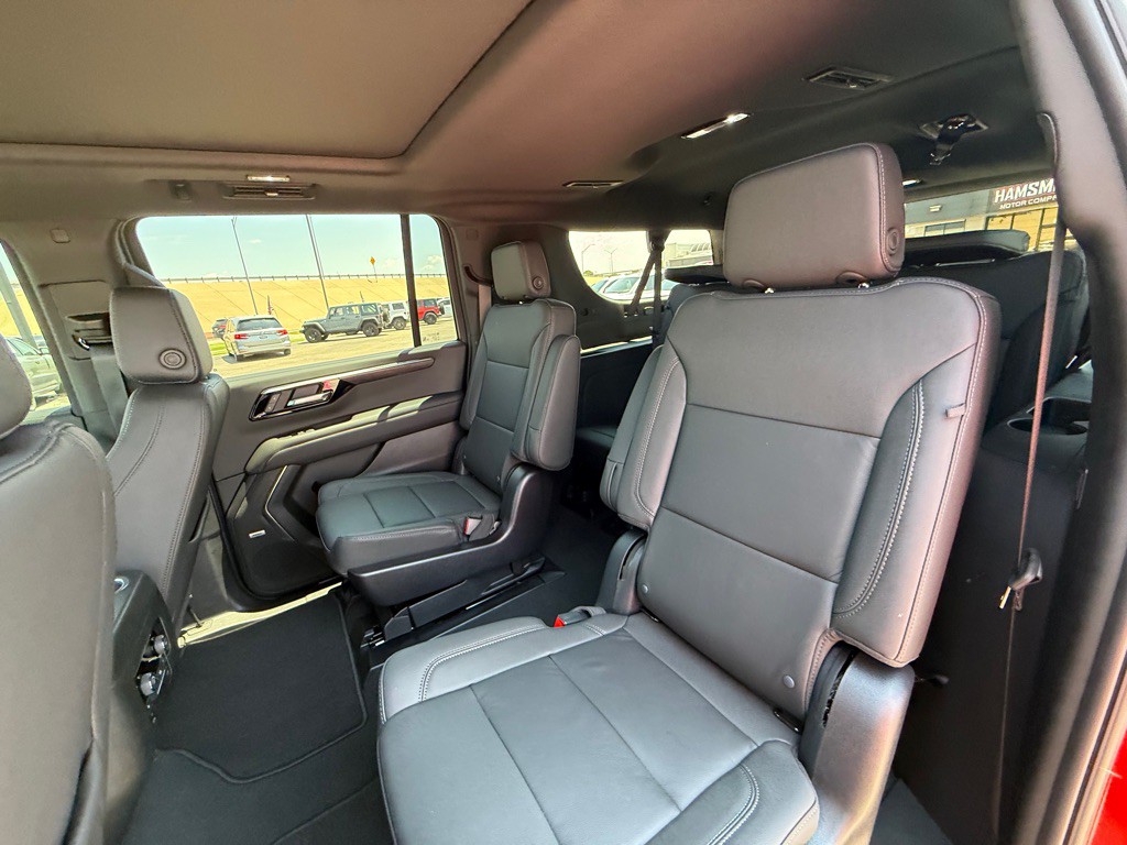 2025 Chevrolet Suburban Image 23