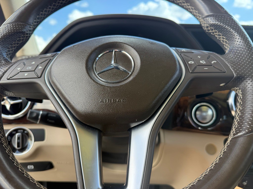 2015 Mercedes-Benz GLK-Class Image 12
