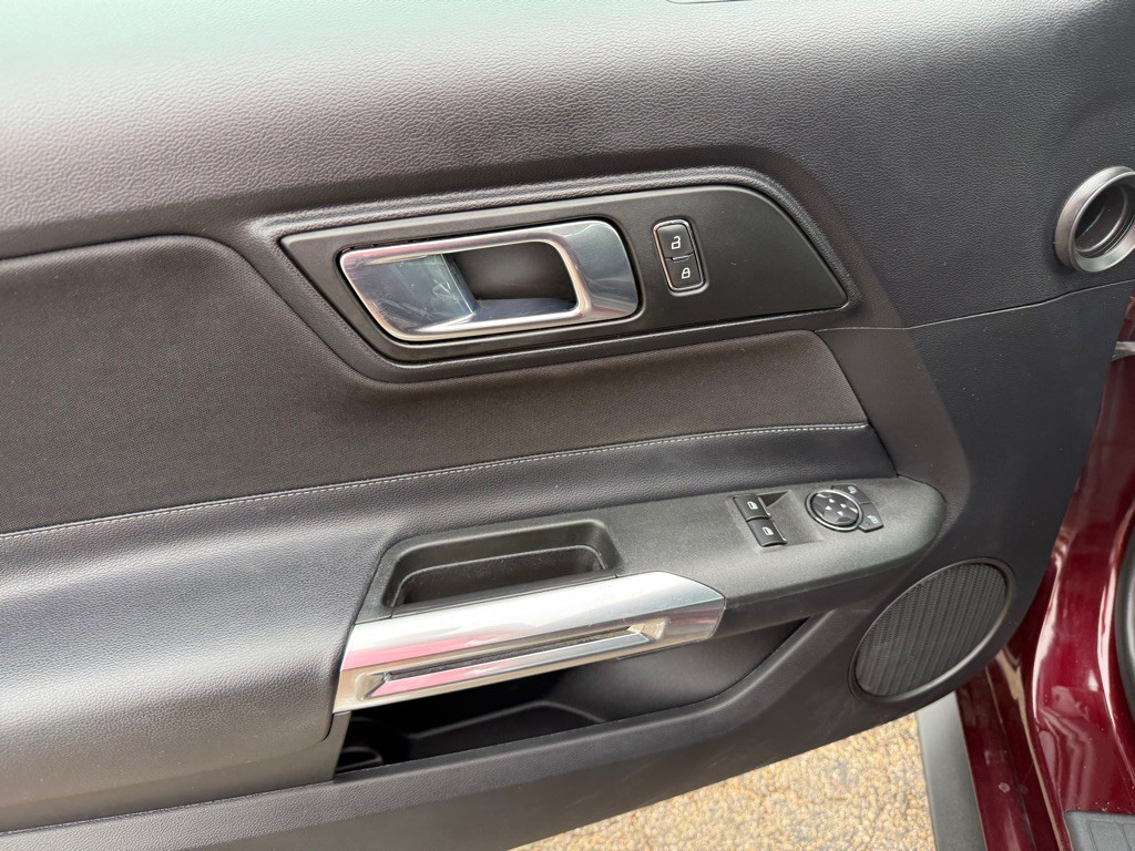 2018 Ford Mustang Image 11