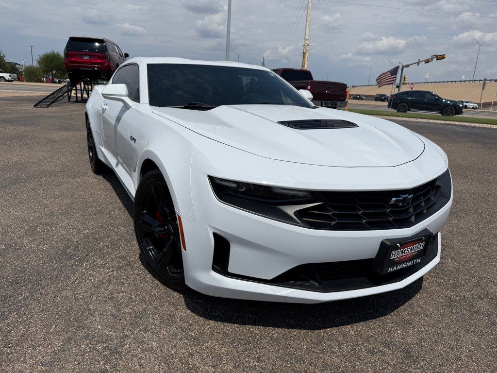 2021 Chevrolet Camaro Image 2