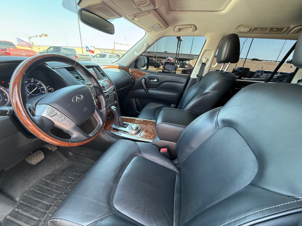 2018 INFINITI QX80 Image 9