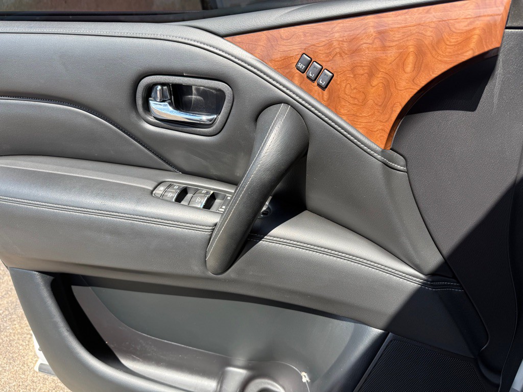 2018 INFINITI QX80 Image 10