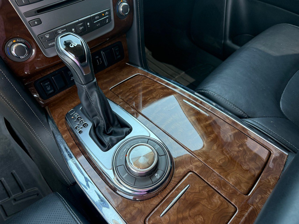 2018 INFINITI QX80 Image 17