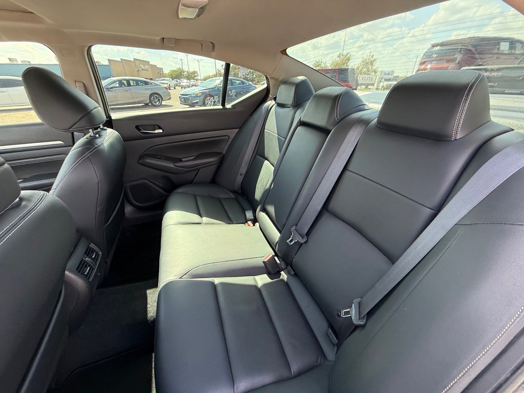 2019 Nissan Altima Image 14