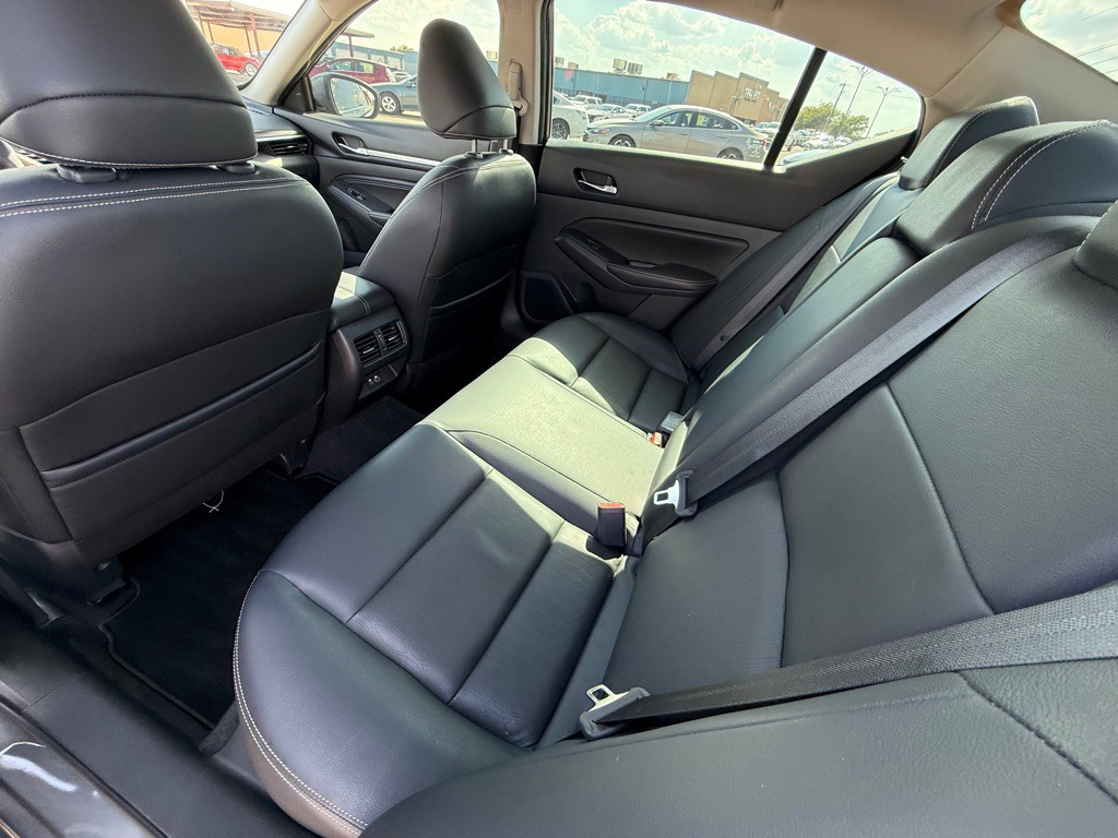 2019 Nissan Altima Image 15
