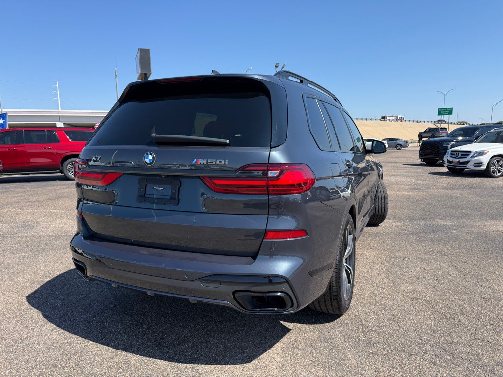2022 BMW X7 Image 6