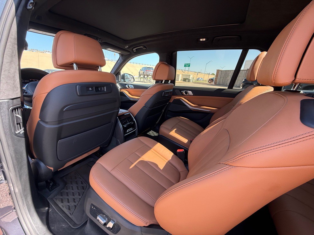2022 BMW X7 Image 10