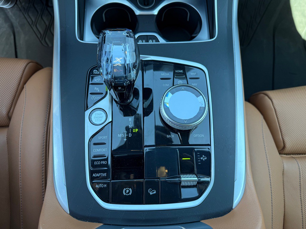 2022 BMW X7 Image 27