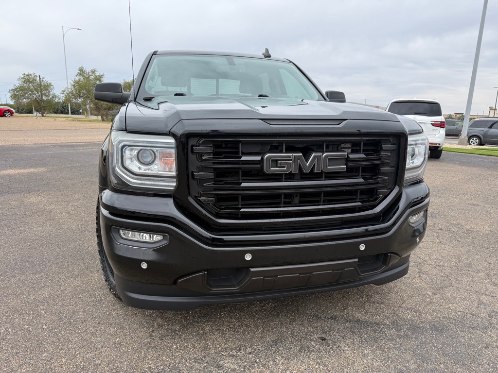 2018 GMC Sierra Image 2