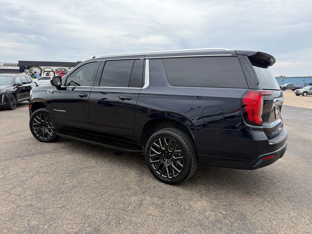 2023 GMC Yukon Image 8