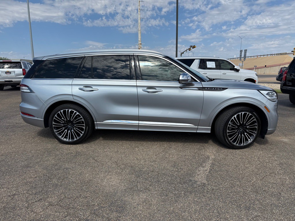2020 Lincoln Aviator Image 3