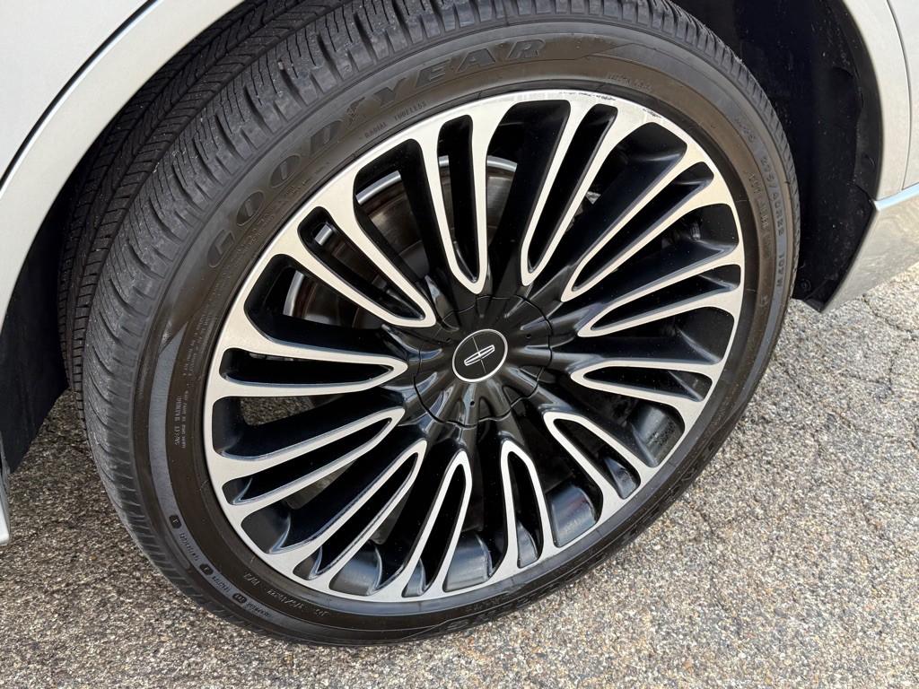 2020 Lincoln Aviator Image 10
