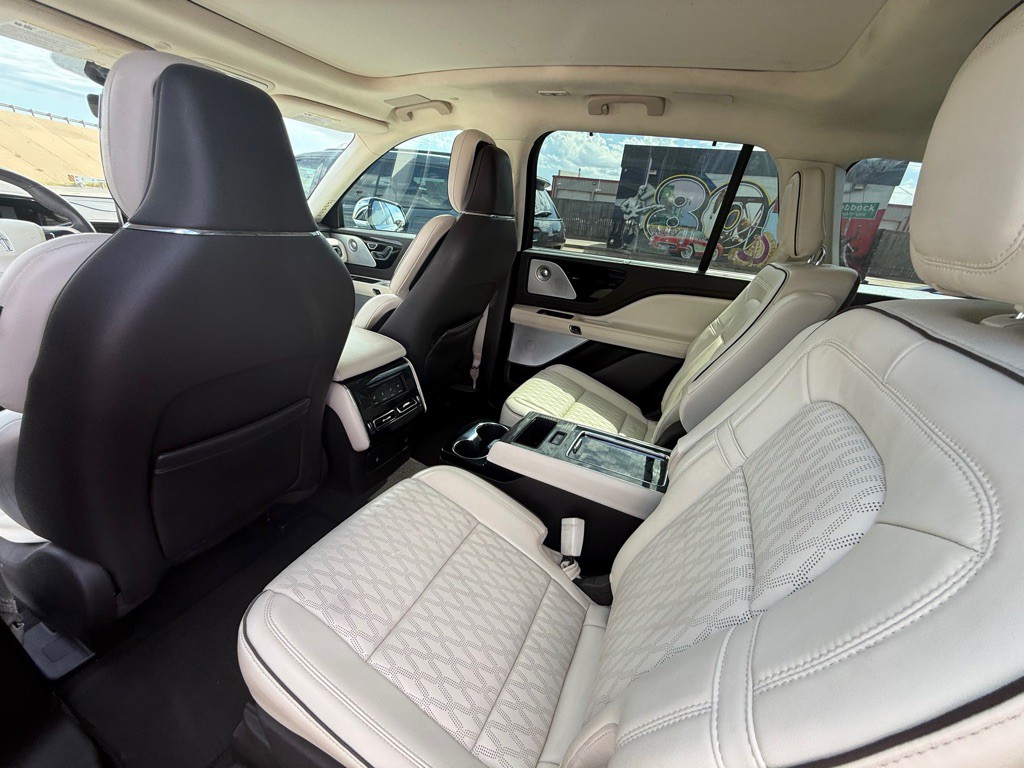 2020 Lincoln Aviator Image 11