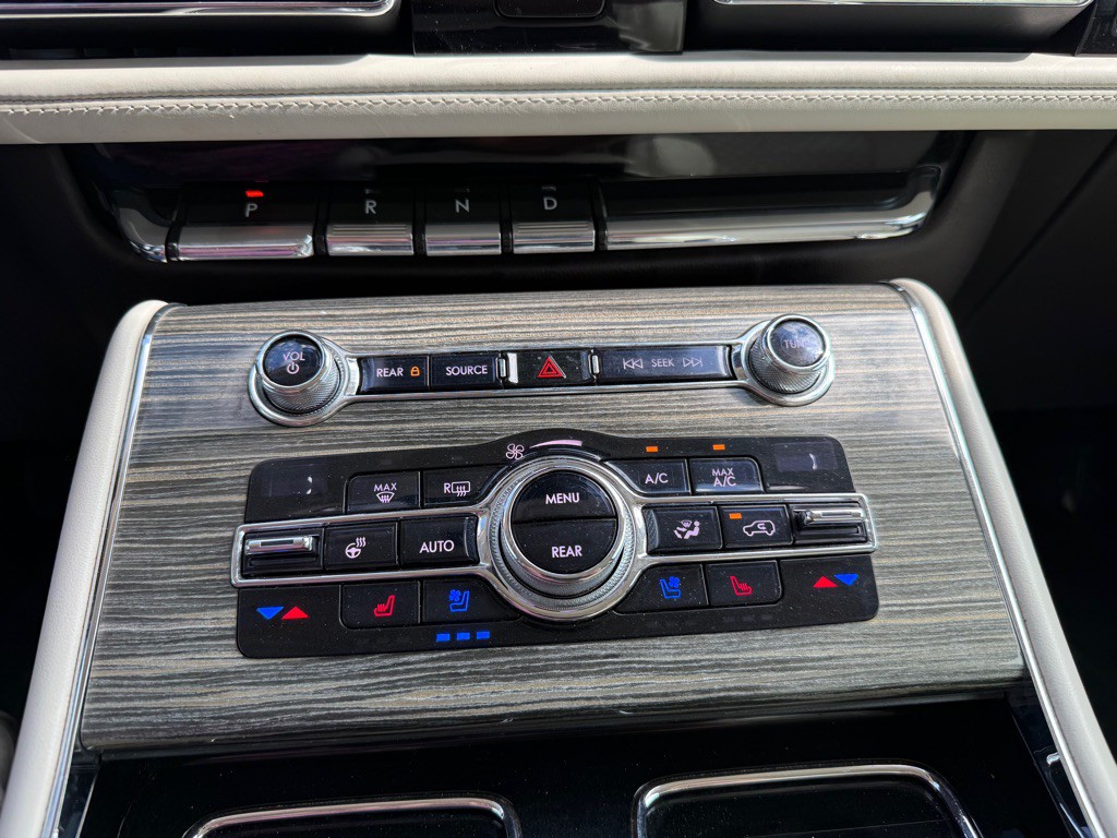 2020 Lincoln Aviator Image 16