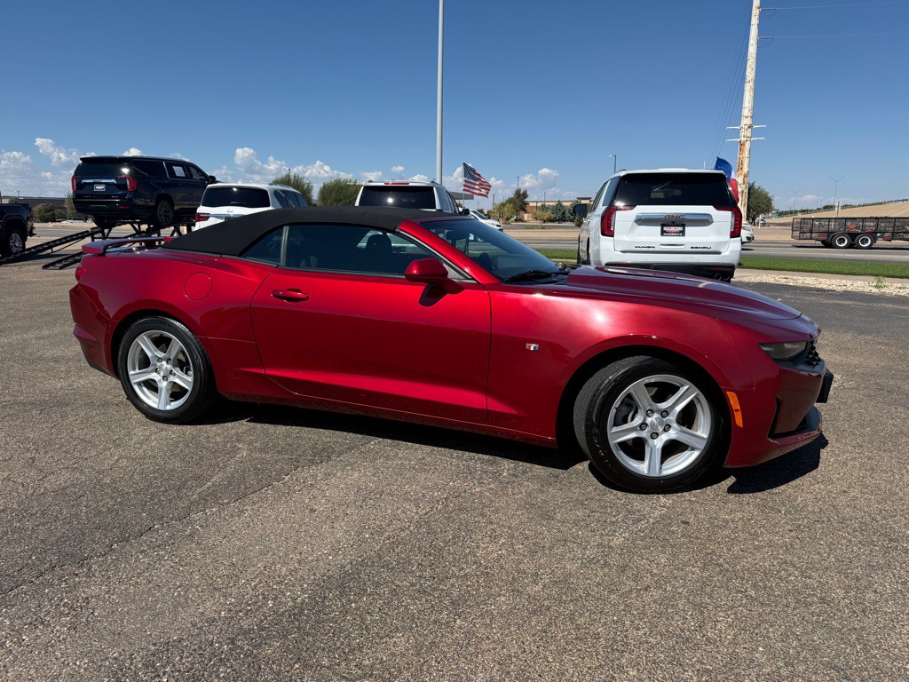2023 Chevrolet Camaro Image 3