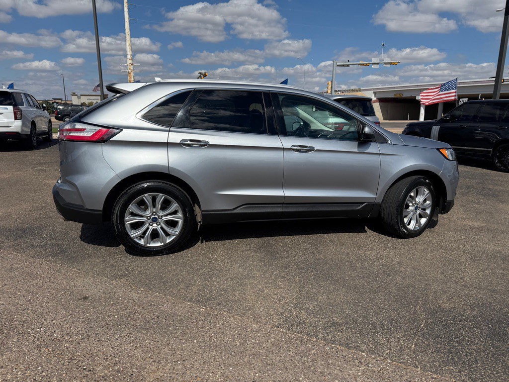 2020 Ford Edge Image 2