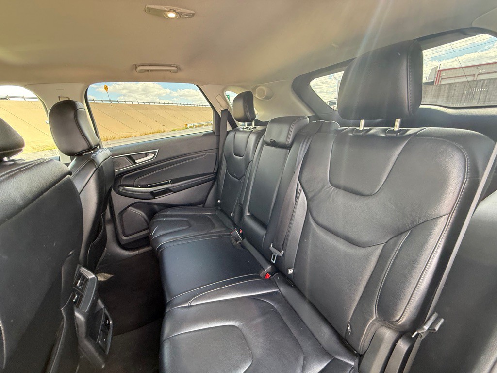 2020 Ford Edge Image 11