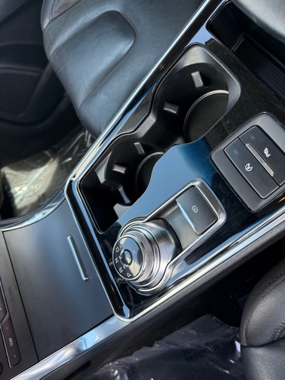 2020 Ford Edge Image 12
