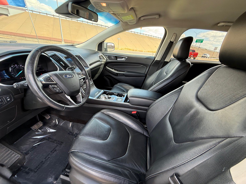 2020 Ford Edge Image 16