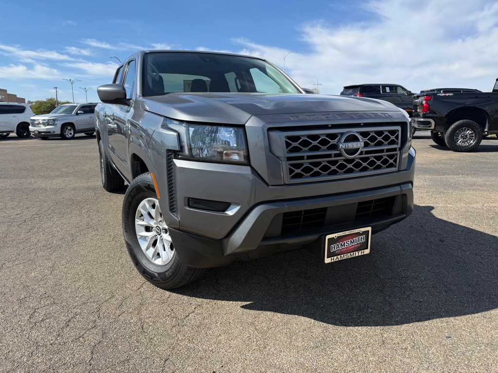 2024 Nissan Frontier Image 2