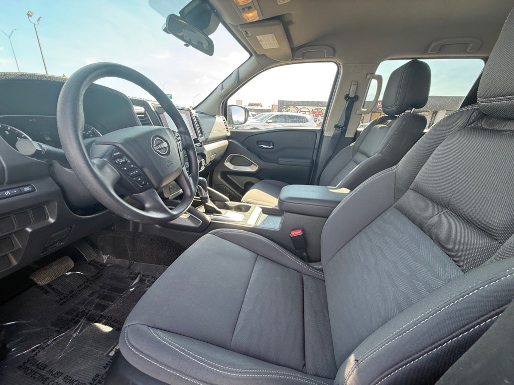 2024 Nissan Frontier Image 13