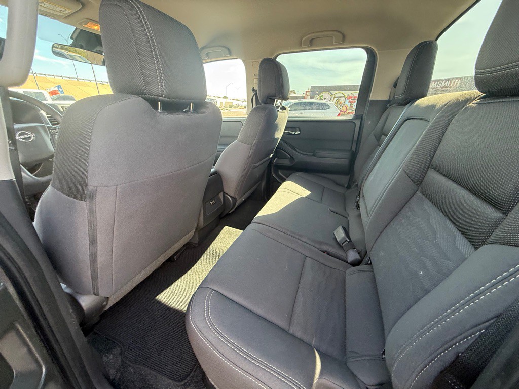 2024 Nissan Frontier Image 15